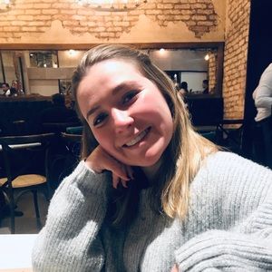 Meet your Posher, Magdalena